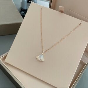 Bvlgari Fan Necklace Mother Pearl Rose Gold Crystal
